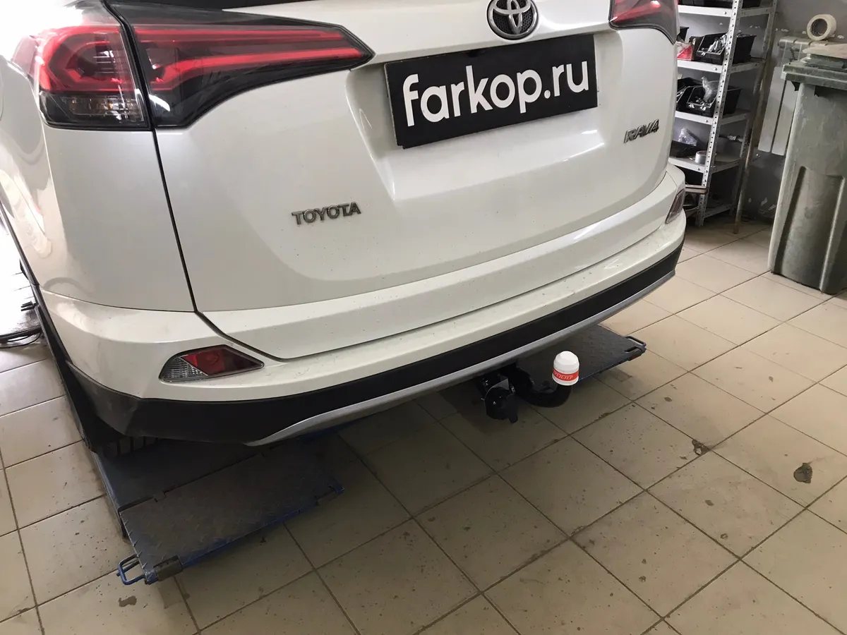 Фаркоп Трейлер для Toyota RAV4 2013-2019 Арт. 7833 7833 в Челябинск