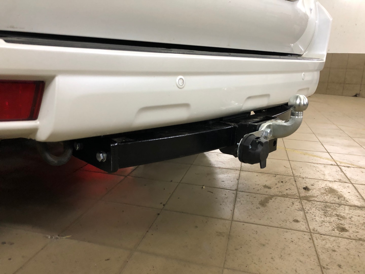 Установили фаркоп Лидер Плюс для Toyota Land Cruiser Prado J150 2009-2023 г. в.